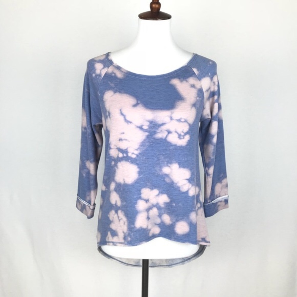 Xhilaration Tie-Dye High-Low 3/4 Sleeve Blouse